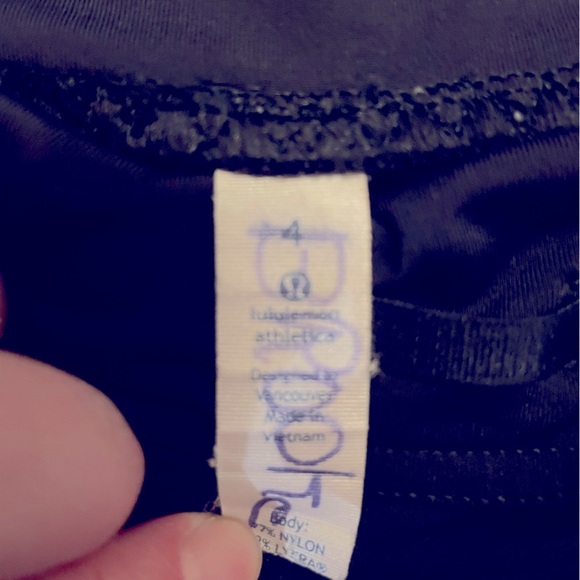 Lululemon women’s black leggings with mesh cutout sides size 4 - Picture 9 of 9